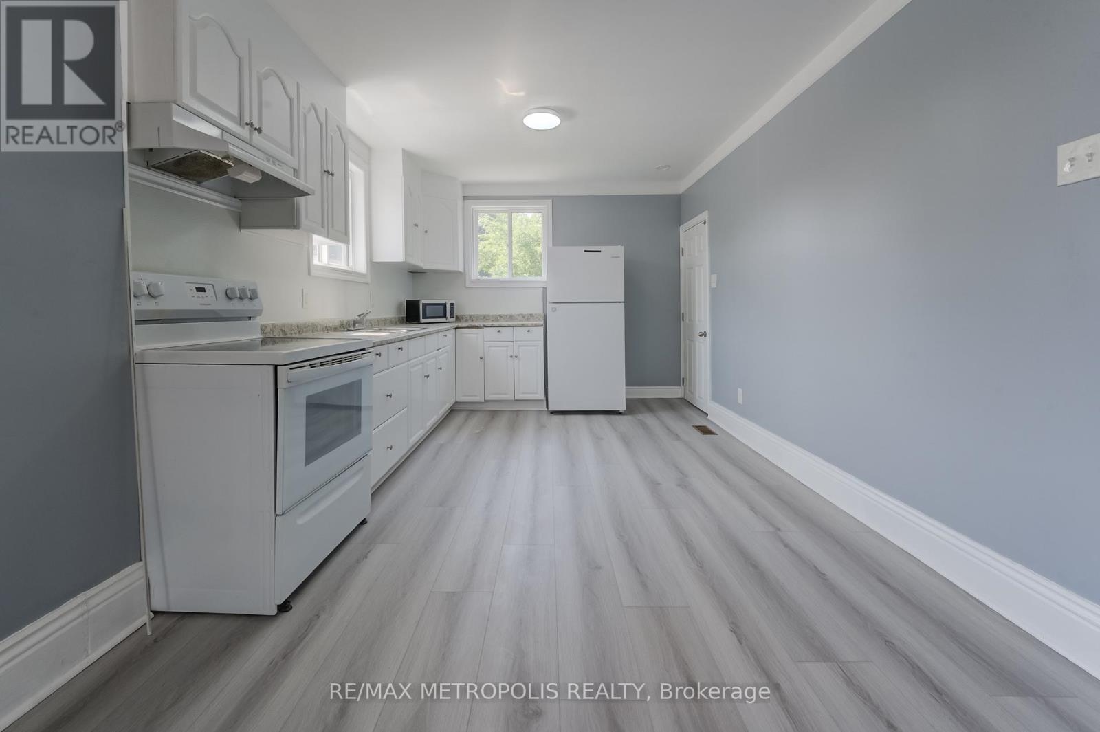 157 Kenilworth Avenue N, Hamilton, Ontario  L8H 4R9 - Photo 6 - X12321396
