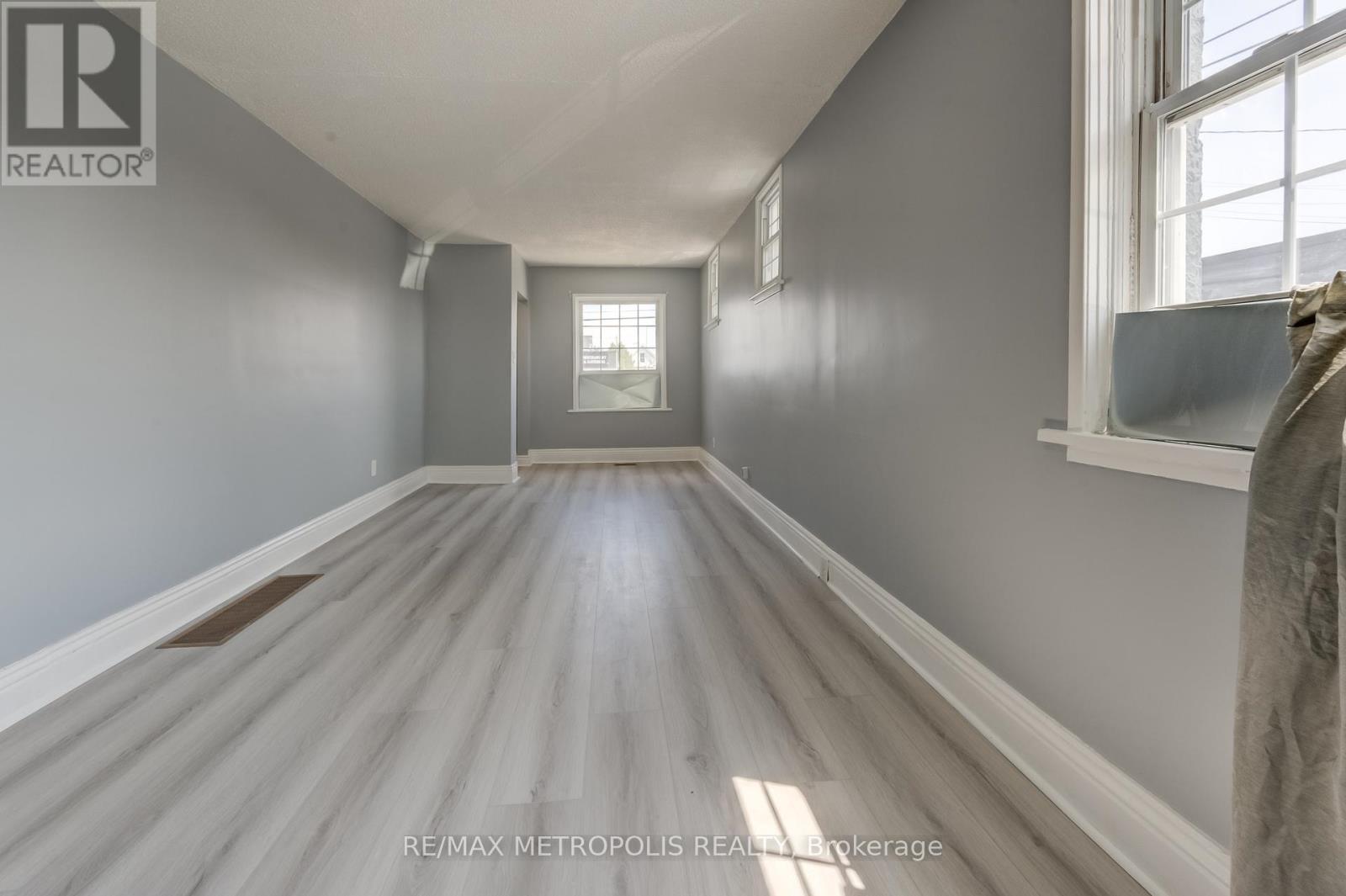 157 Kenilworth Avenue N, Hamilton, Ontario  L8H 4R9 - Photo 7 - X12321396