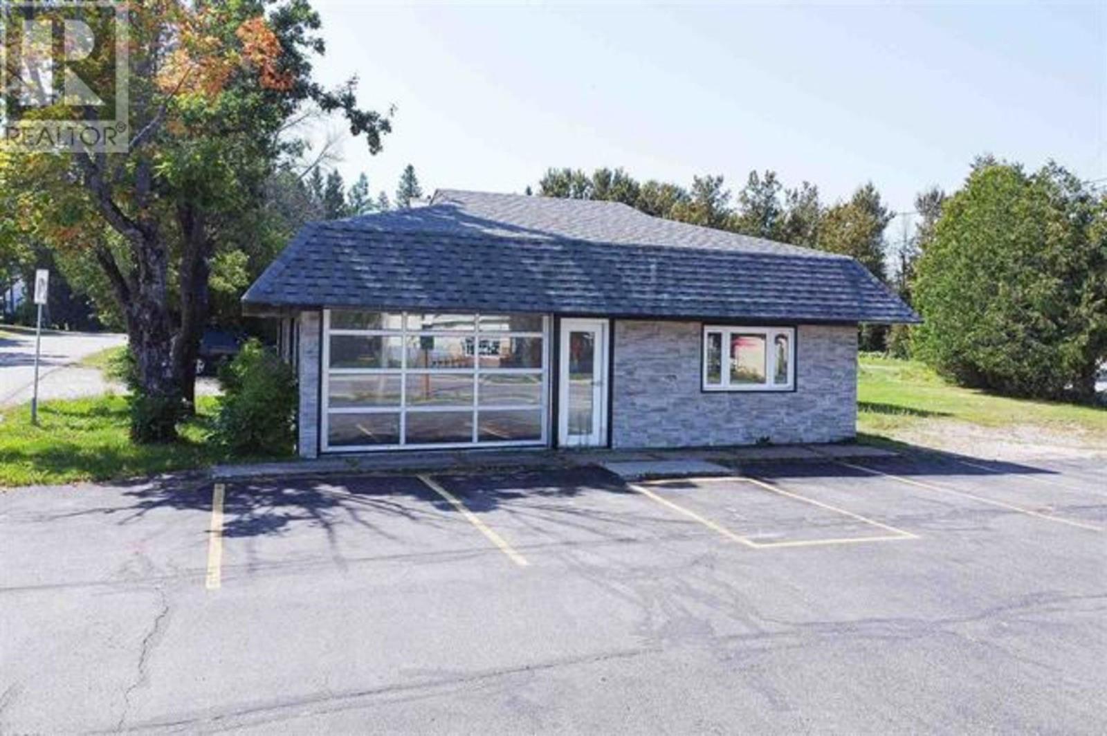 1202 Gore St, Richards Landing, Ontario  P0R 1J0 - Photo 1 - SM252026
