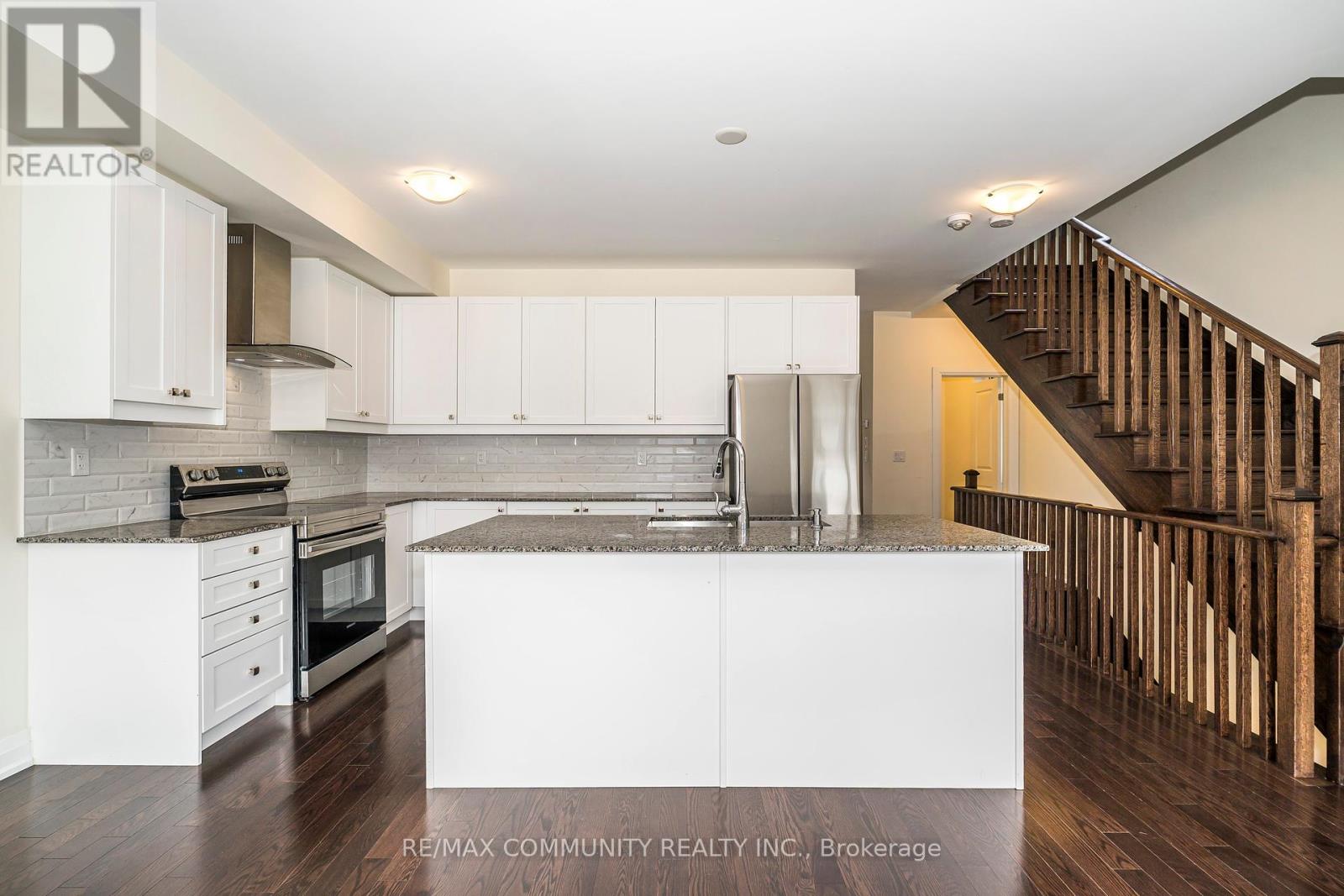 Property at 512 DANKS RIDGE DRIVE image 4