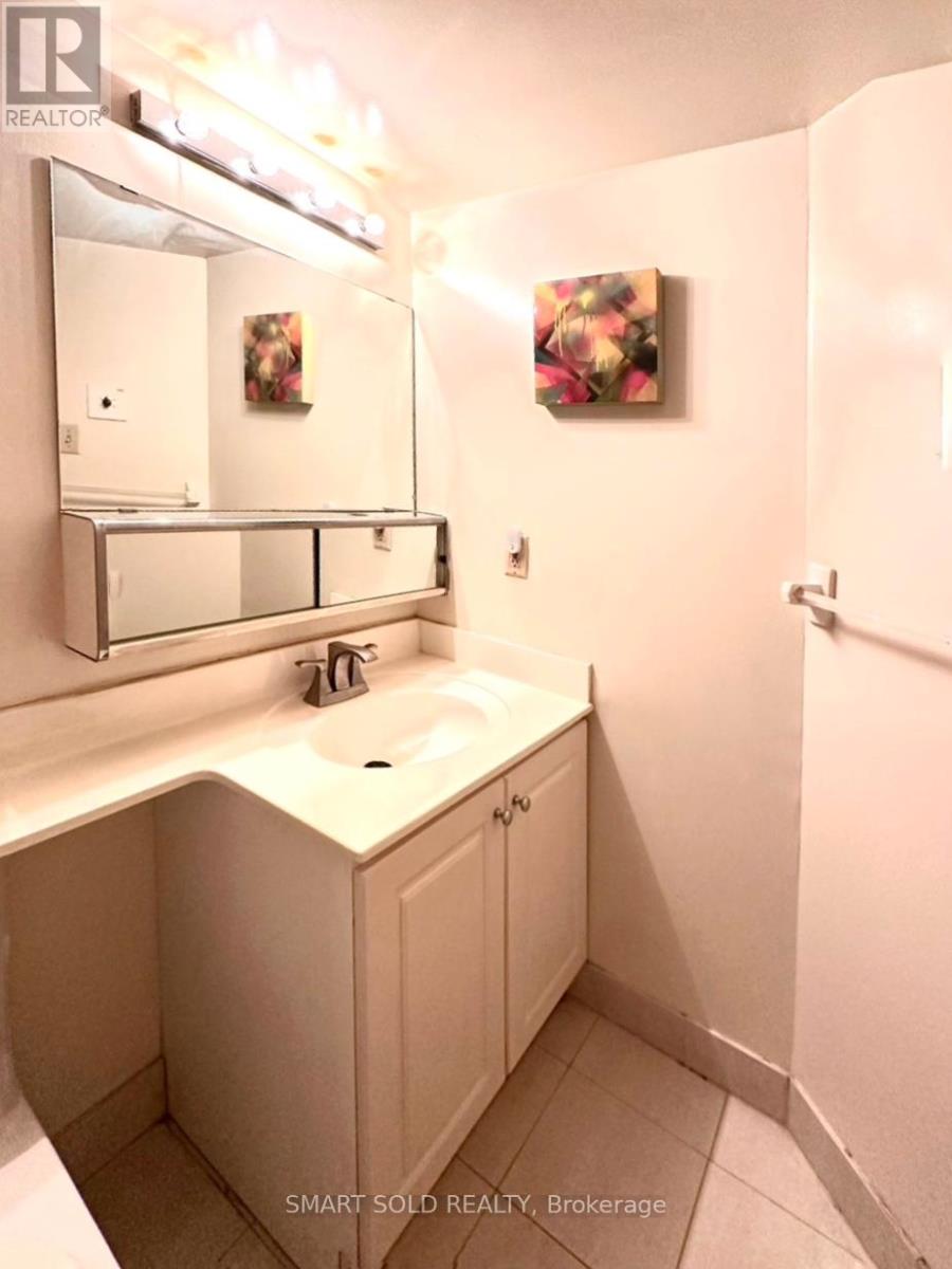 1806 - 55 Centre Avenue, Toronto, Ontario  M5G 2H5 - Photo 11 - C12321437