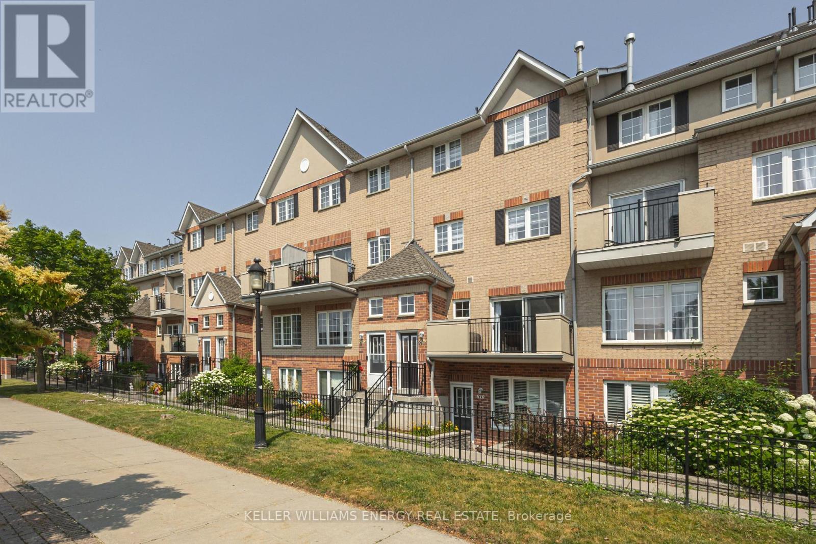 Property at 809 - 1400 THE ESPLANADE N image 1