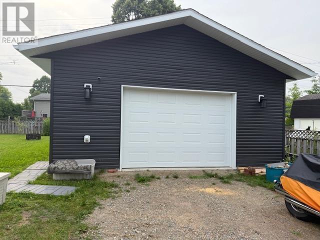 1 Chambers Ave, Sault Ste. Marie, Ontario  P6A 4T9 - Photo 33 - SM252082