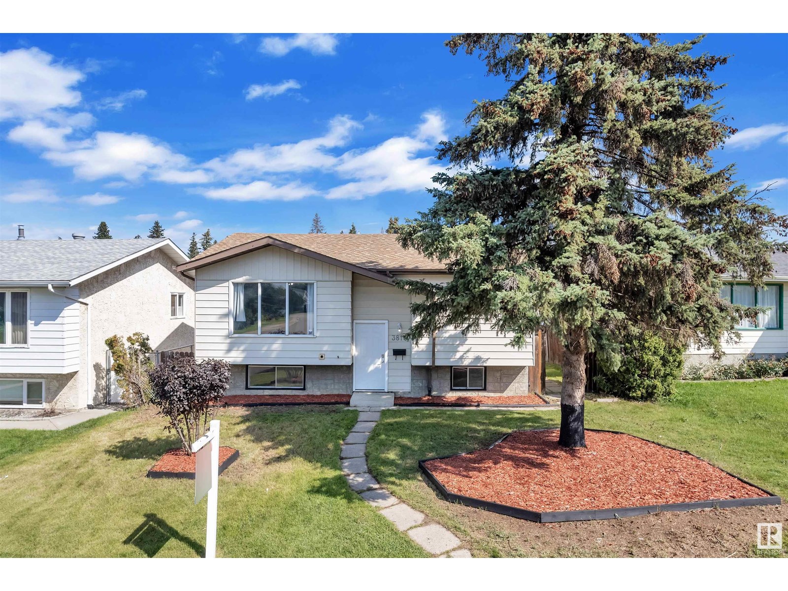 Property at 3816 26 AVE NW NW image 3