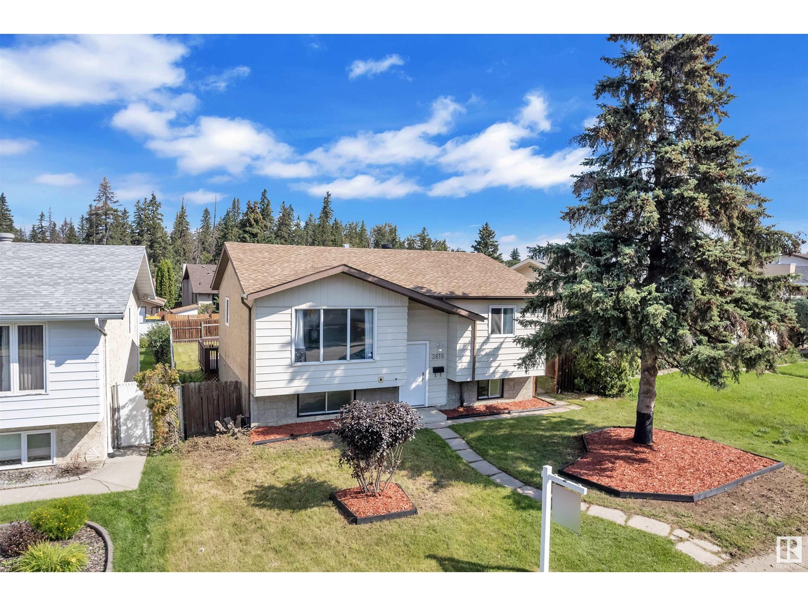 Property at 3816 26 AVE NW NW image 4