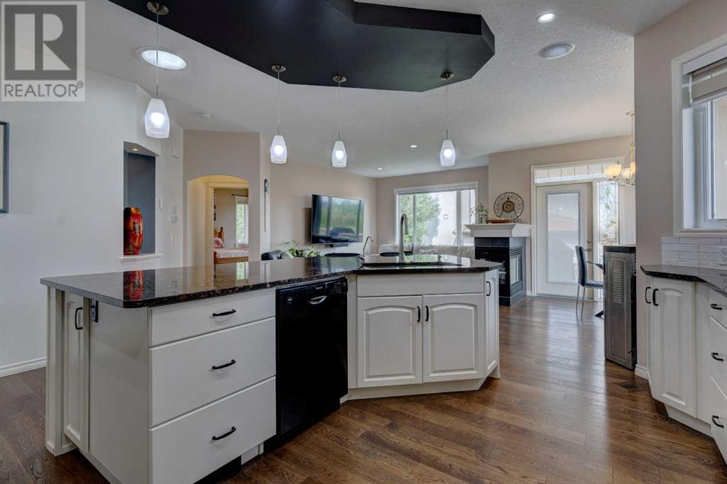Property at 2 Cranridge Heights SE image 5