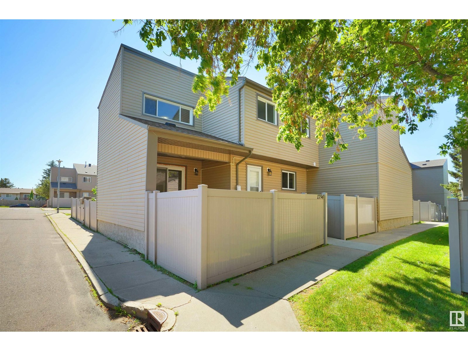 1794 Lakewood S Nw, Edmonton, Alberta  T6K 3B6 - Photo 1 - E4450961