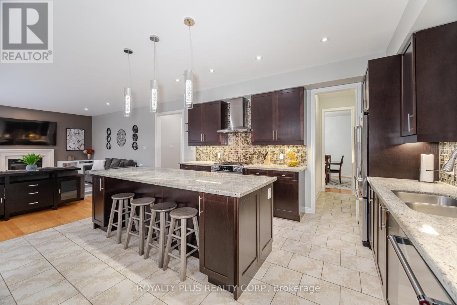 25 Mccandless Court, Caledon, Ontario  L7C 3R6 - Photo 11 - W12321480