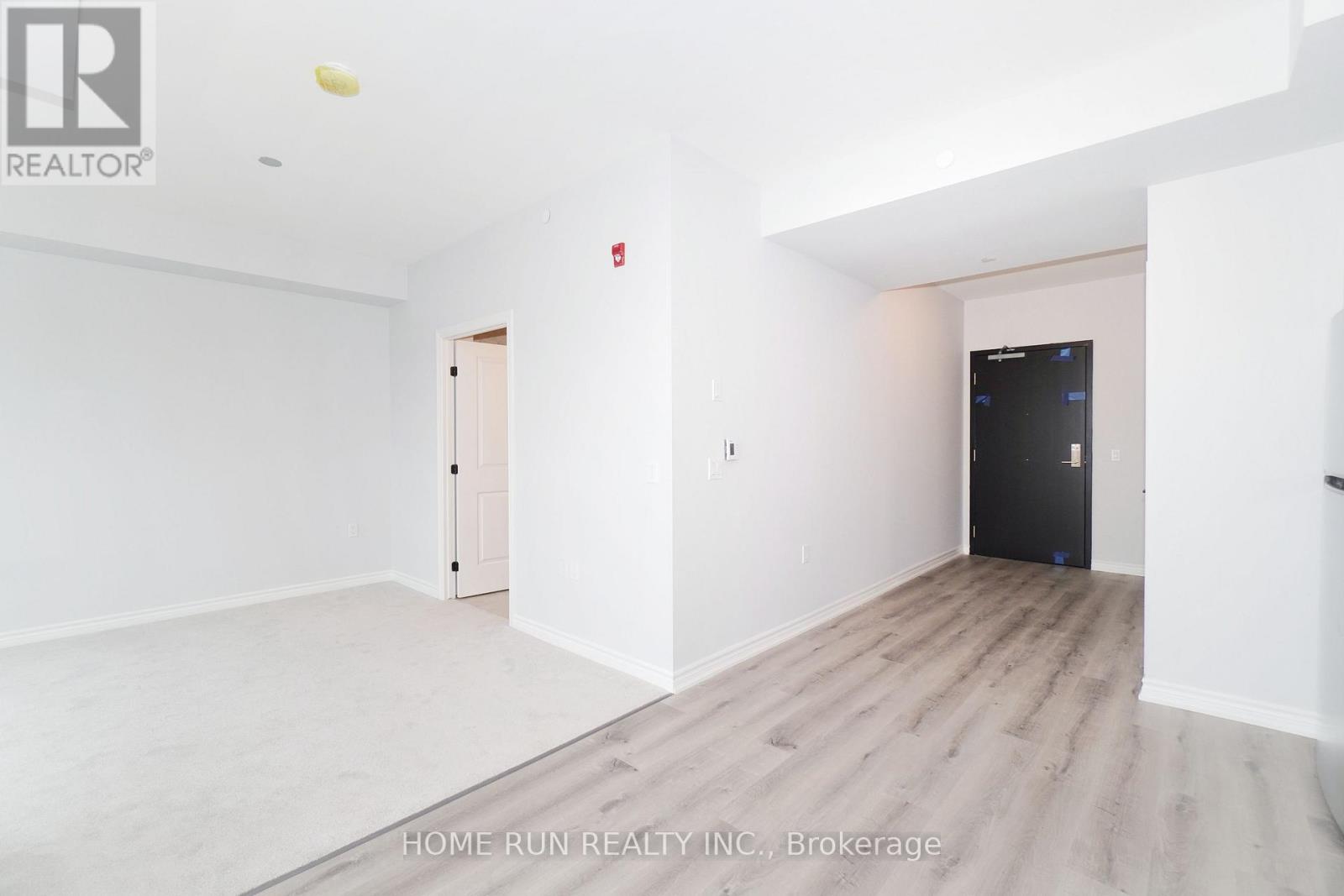 302 - 1350 Hemlock Road, Ottawa, Ontario  K1K 5C2 - Photo 5 - X12321484