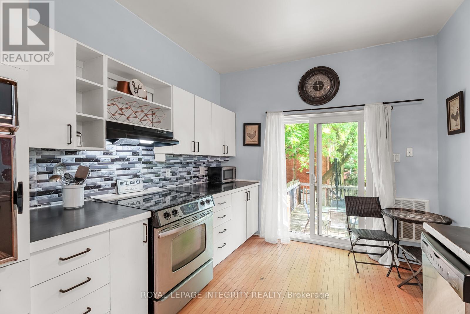 339 Chapel Street, Ottawa, Ontario  K1N 7Z5 - Photo 11 - X12321528