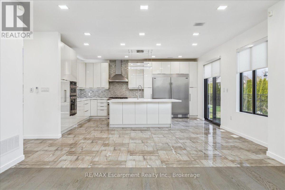 39 Sunrow Gate, Hamilton, Ontario  L8E 5C2 - Photo 23 - X12321534