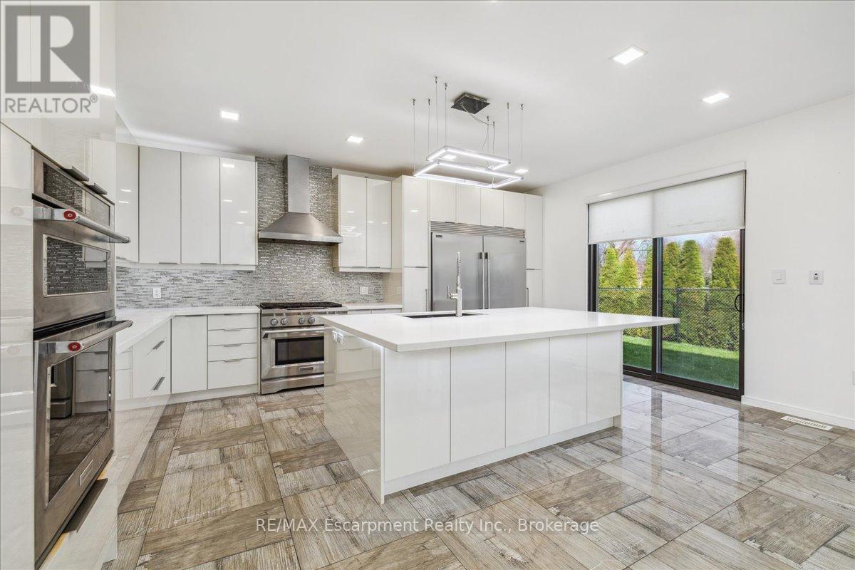 39 Sunrow Gate, Hamilton, Ontario  L8E 5C2 - Photo 24 - X12321534