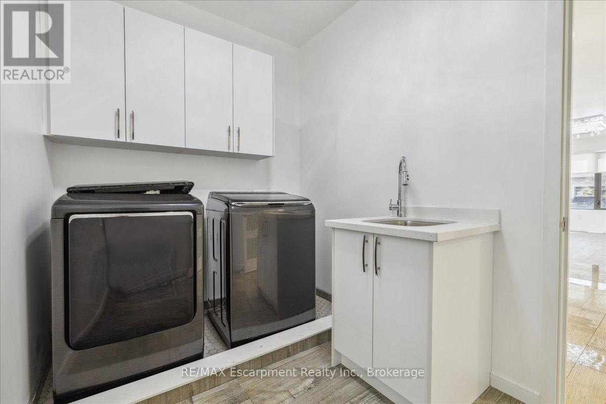 39 Sunrow Gate, Hamilton, Ontario  L8E 5C2 - Photo 30 - X12321534