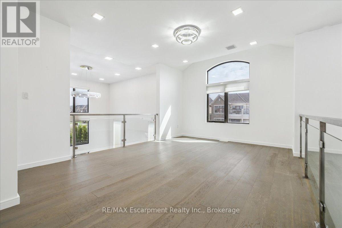 39 Sunrow Gate, Hamilton, Ontario  L8E 5C2 - Photo 33 - X12321534