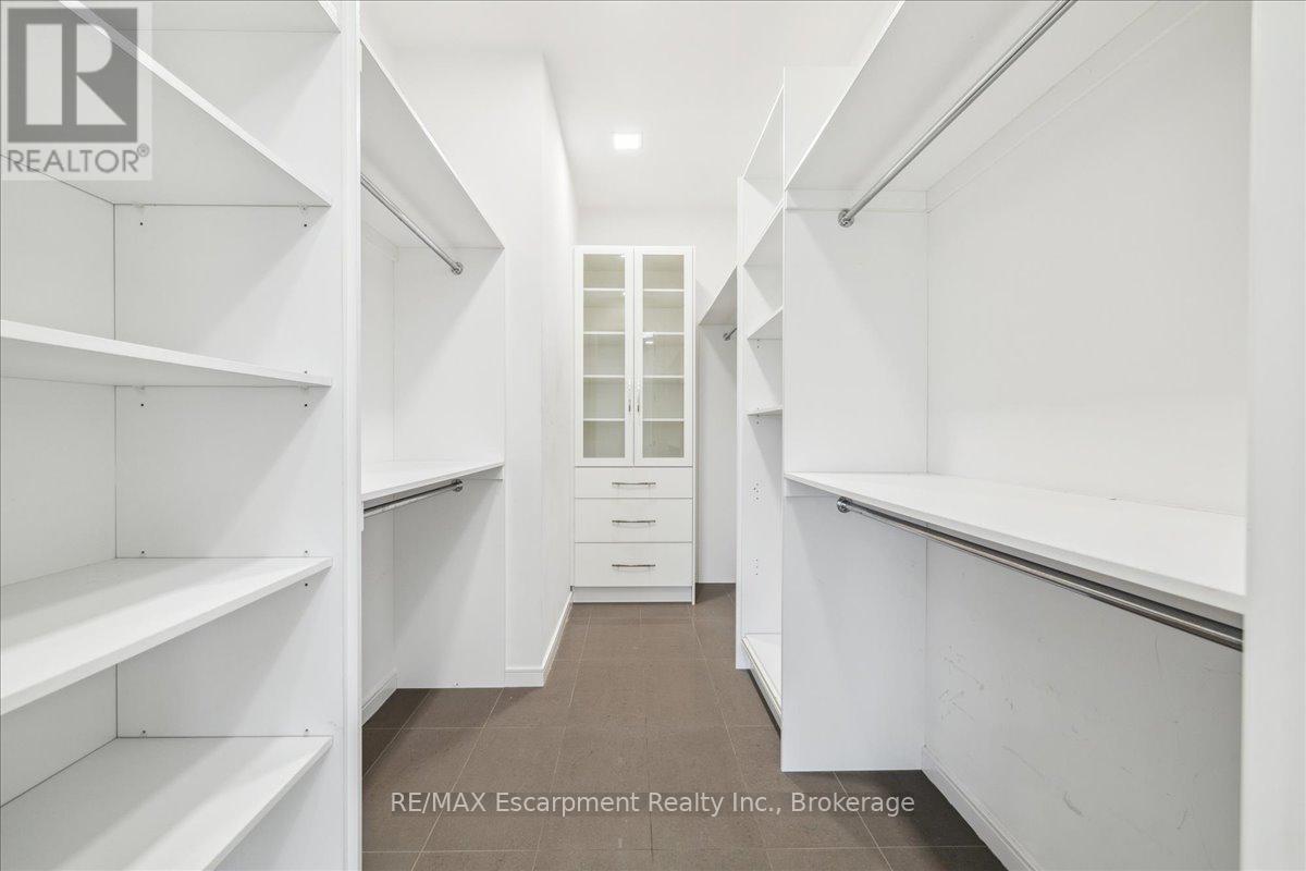 39 Sunrow Gate, Hamilton, Ontario  L8E 5C2 - Photo 39 - X12321534