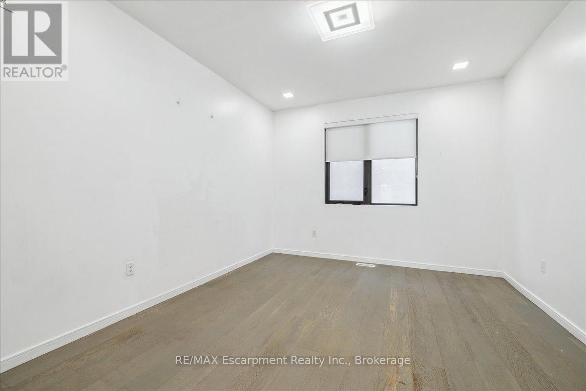 39 Sunrow Gate, Hamilton, Ontario  L8E 5C2 - Photo 40 - X12321534