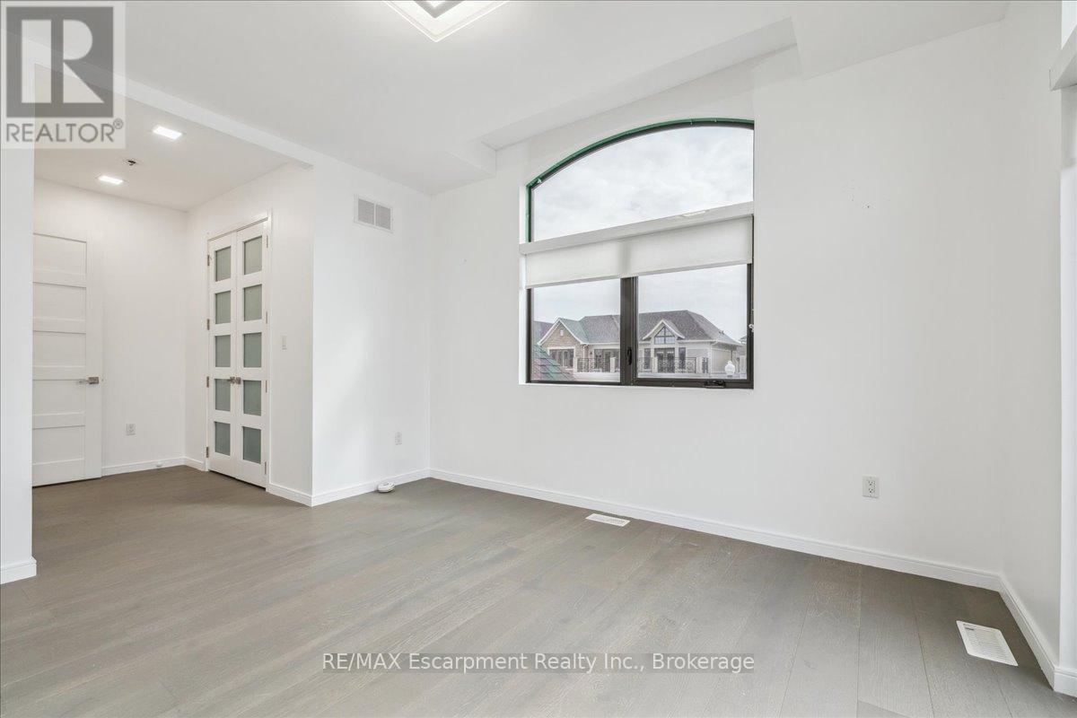 39 Sunrow Gate, Hamilton, Ontario  L8E 5C2 - Photo 44 - X12321534