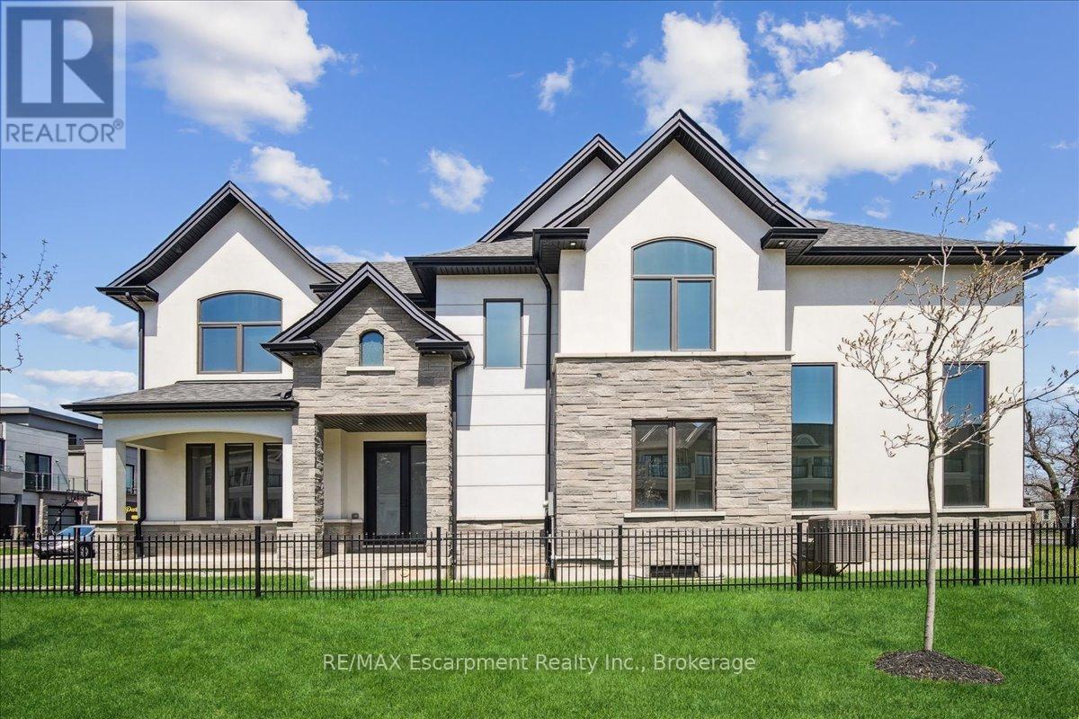 39 Sunrow Gate, Hamilton, Ontario  L8E 5C2 - Photo 6 - X12321534