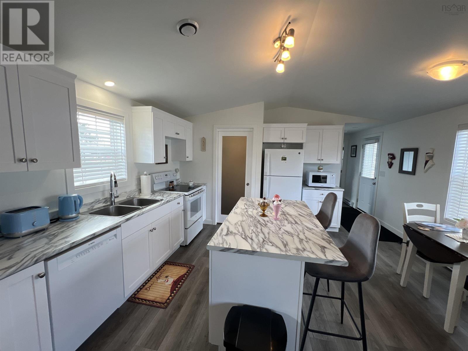 4 Macleod Avenue, Port Hawkesbury, Nova Scotia  B9A 3L5 - Photo 6 - 202519462