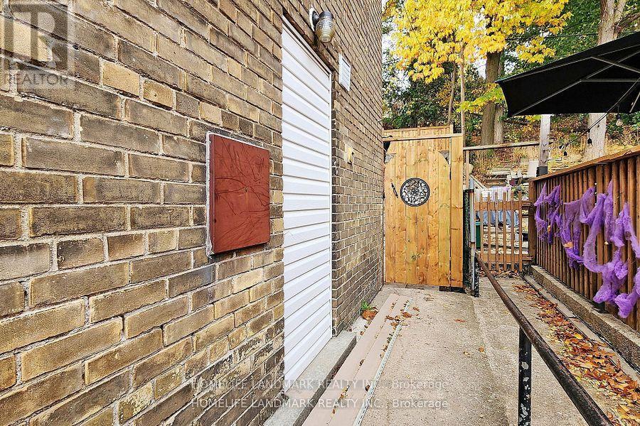 840 Davenport Road, Toronto, Ontario  M6G 2B6 - Photo 11 - C12321517