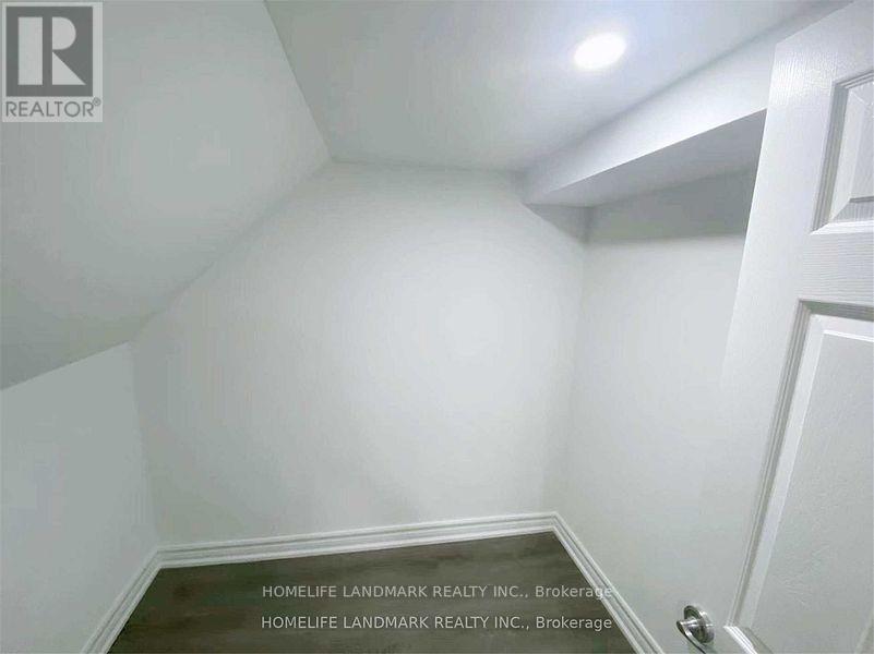 840 Davenport Road, Toronto, Ontario  M6G 2B6 - Photo 8 - C12321517