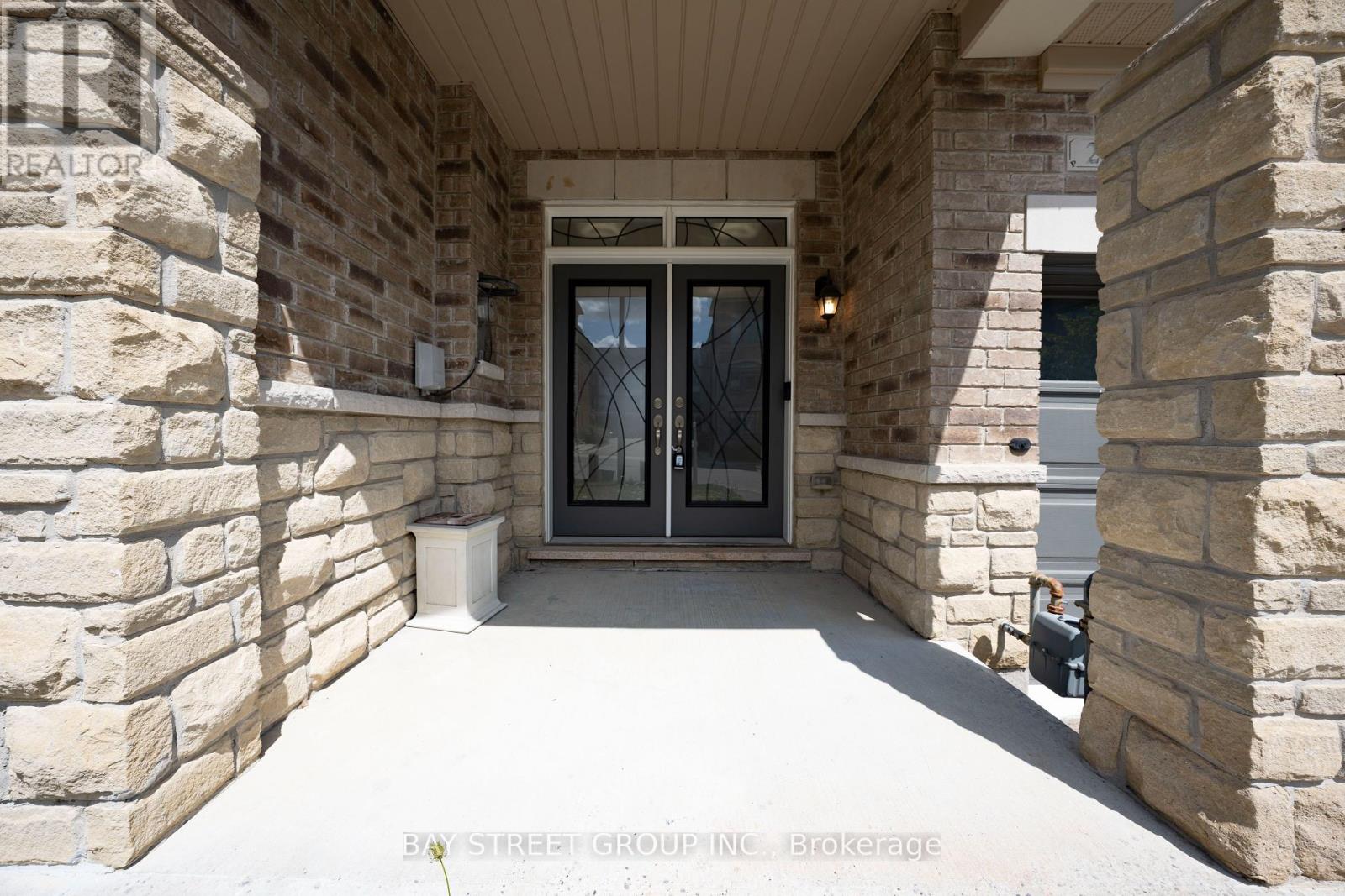 Property at 28 ROUGEVIEW PARK CRESCENT image 5