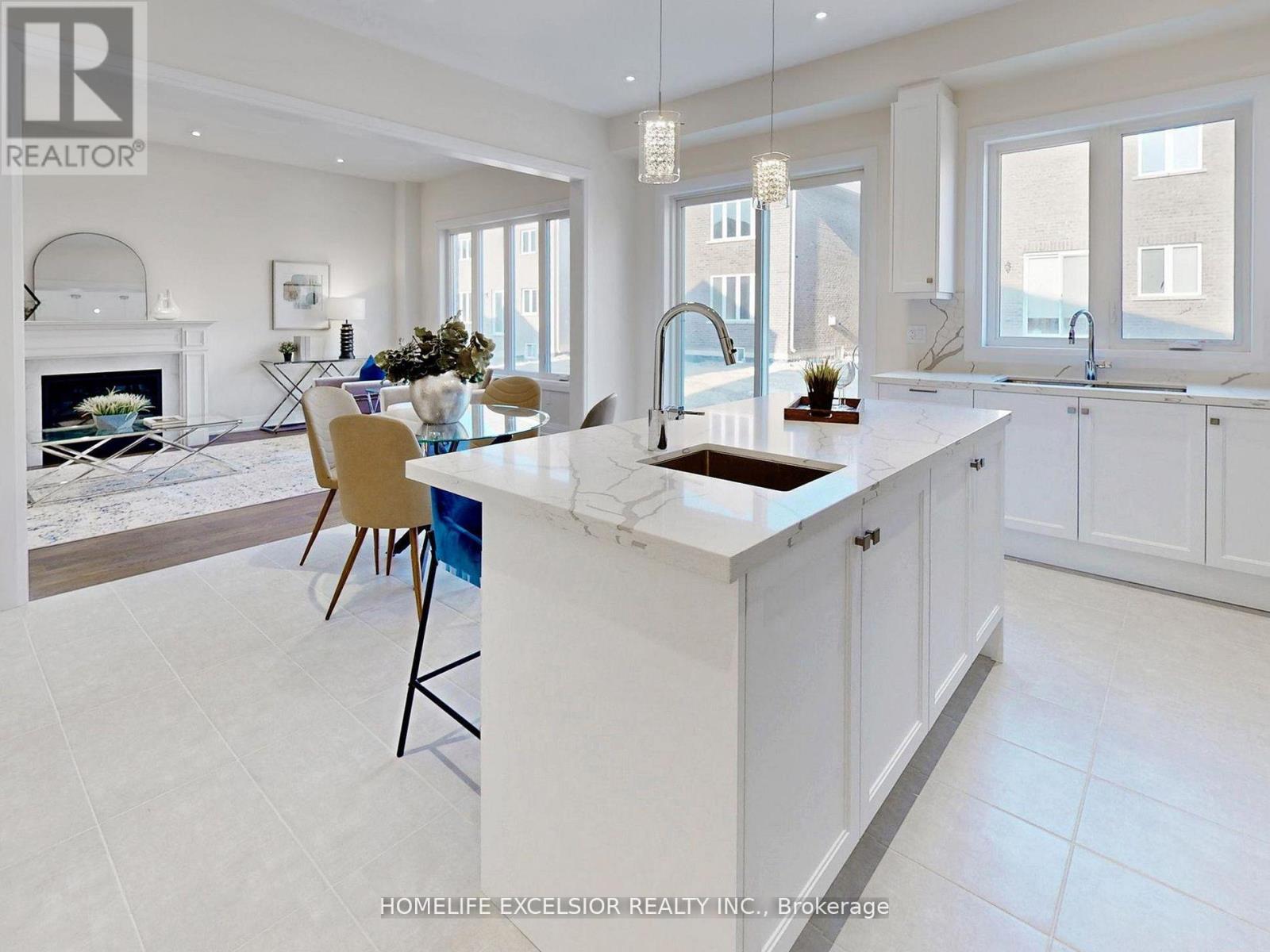 19 Aida Place, Richmond Hill, Ontario  L4E 2Y5 - Photo 6 - N12321521