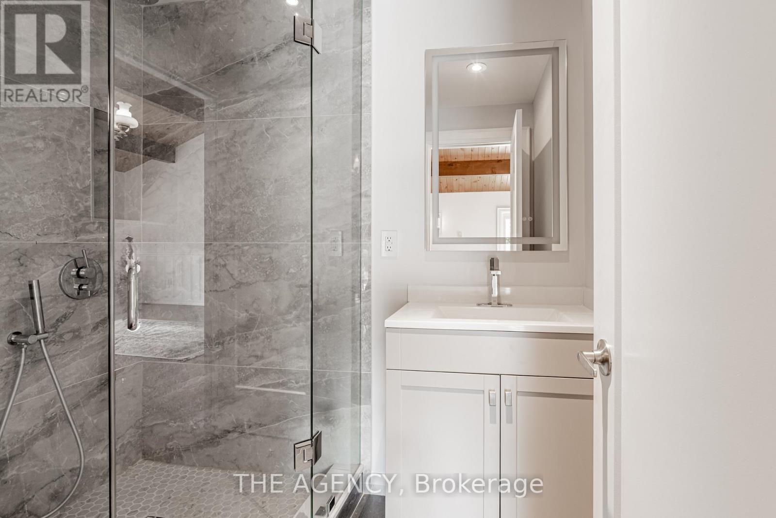 14639 Leslie Street, Aurora, Ontario  L4G 7C6 - Photo 17 - N12321526