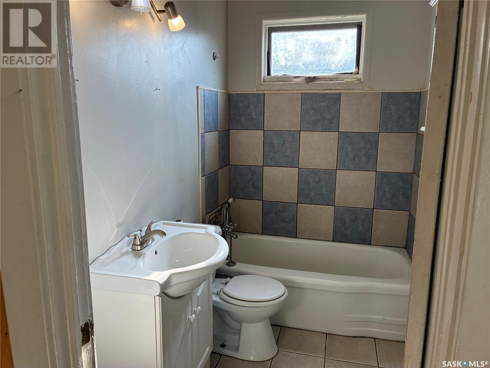 502 Bangor Avenue, Viscount, Saskatchewan  S0K 4M0 - Photo 10 - SK014491