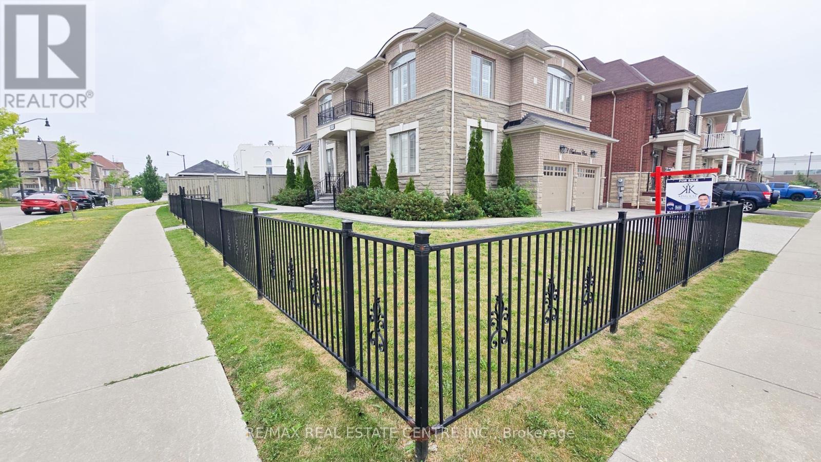 Property at 2 BUCHANAN CRESCENT image 4