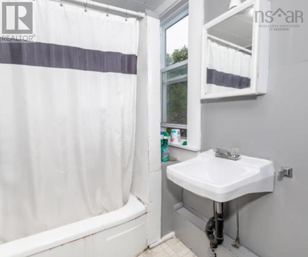 14 Mcdougall Street, Glace Bay, Nova Scotia  B1A 3E7 - Photo 21 - 202516715