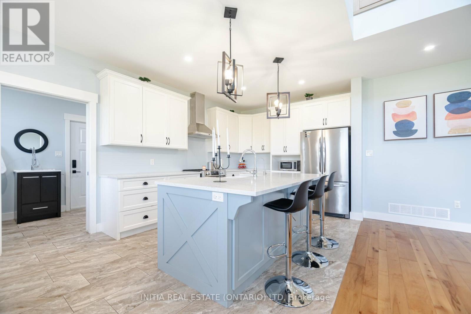 11786 Parson Road, Southwold, Ontario  N5P 3T2 - Photo 9 - X12321548