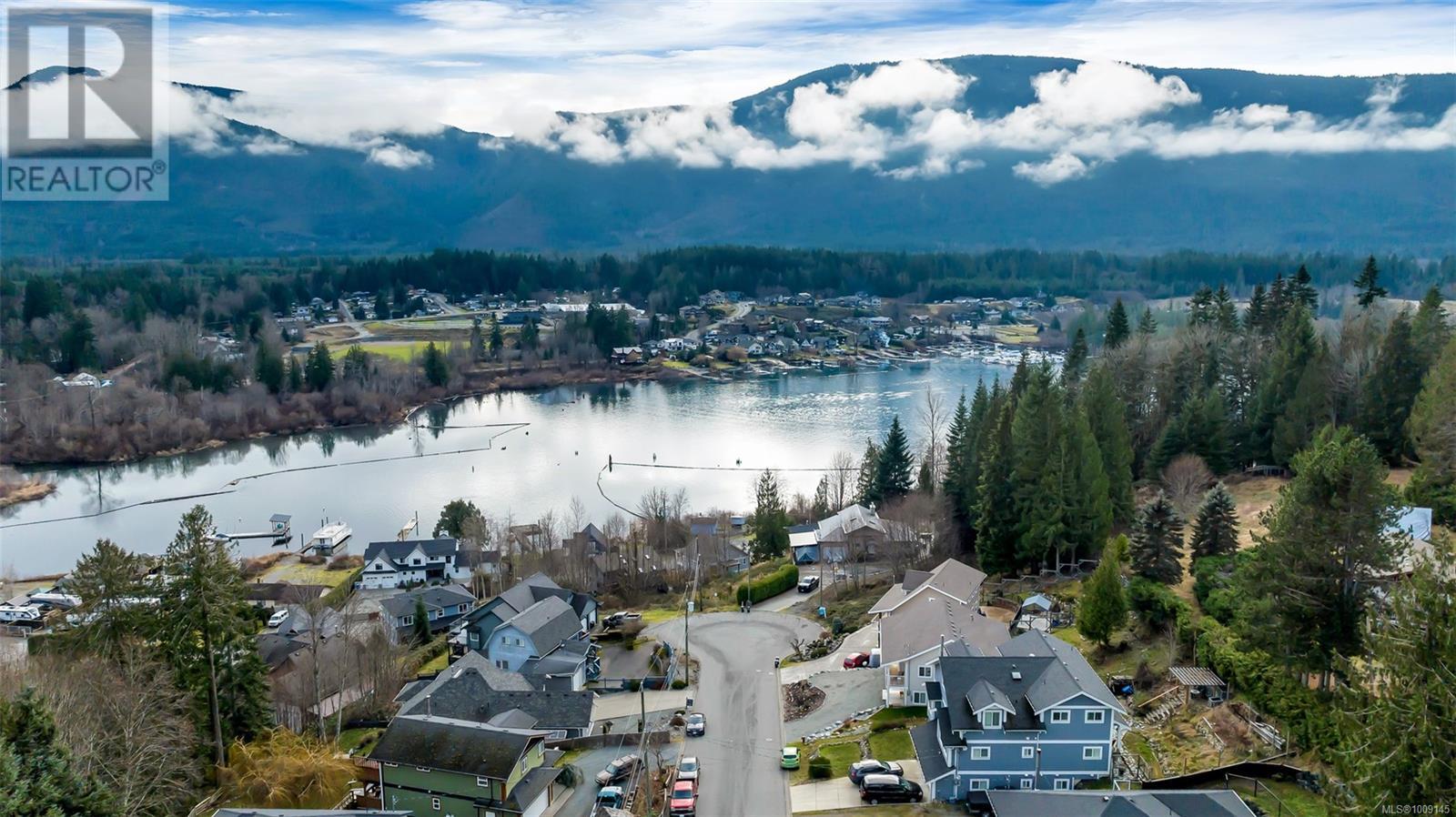 275 Castley Hts, Lake Cowichan, British Columbia  V0R 2G0 - Photo 2 - 1009145
