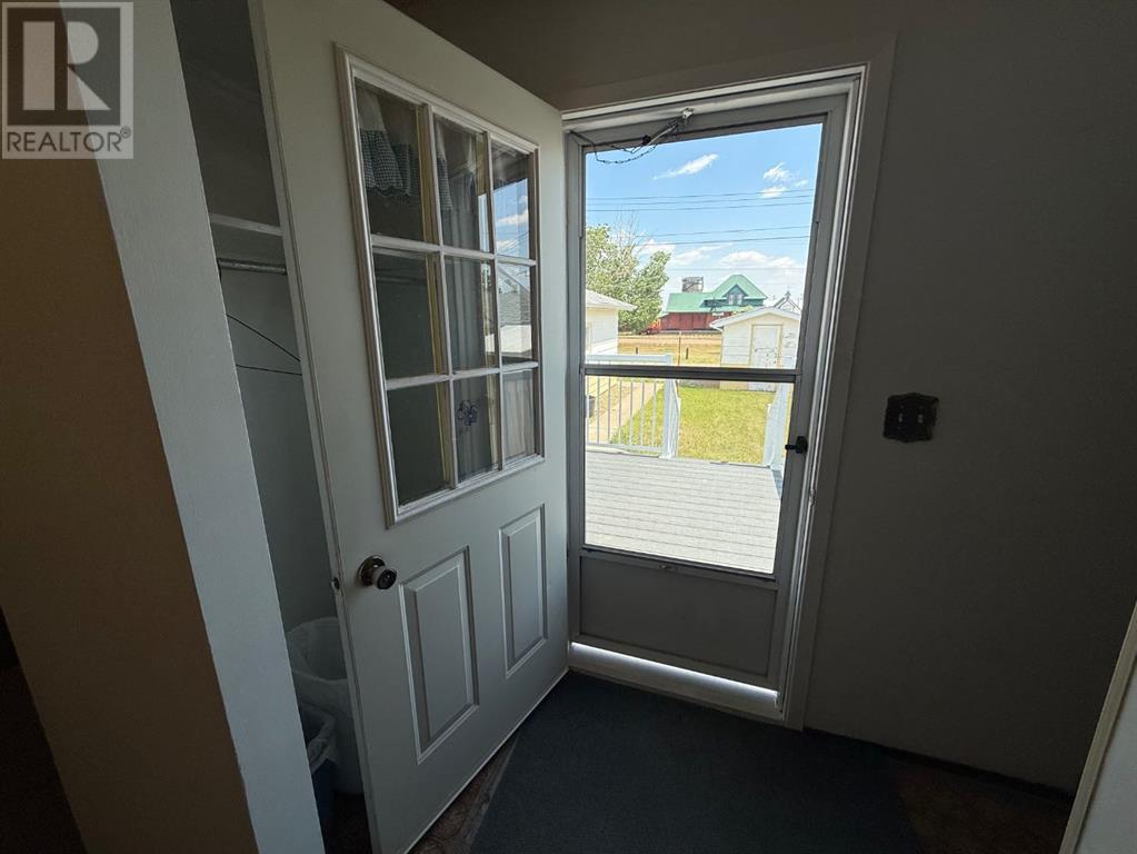 604 3 Street E, Hanna, Alberta  T0J 1P0 - Photo 5 - A2228966