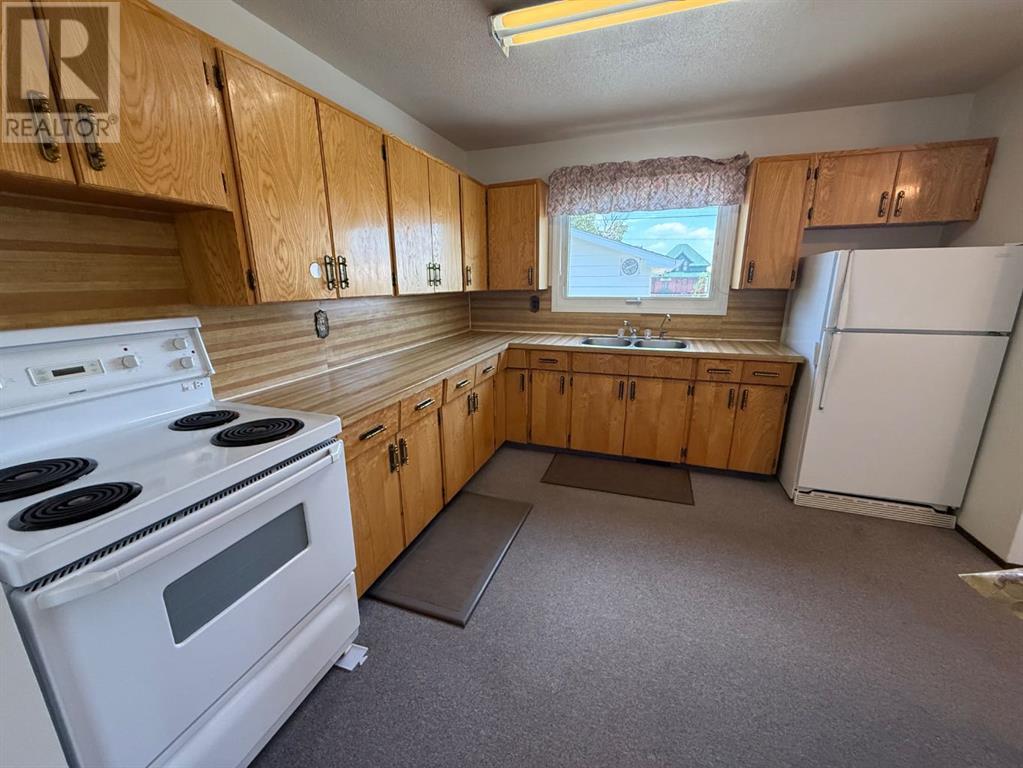 604 3 Street E, Hanna, Alberta  T0J 1P0 - Photo 8 - A2228966