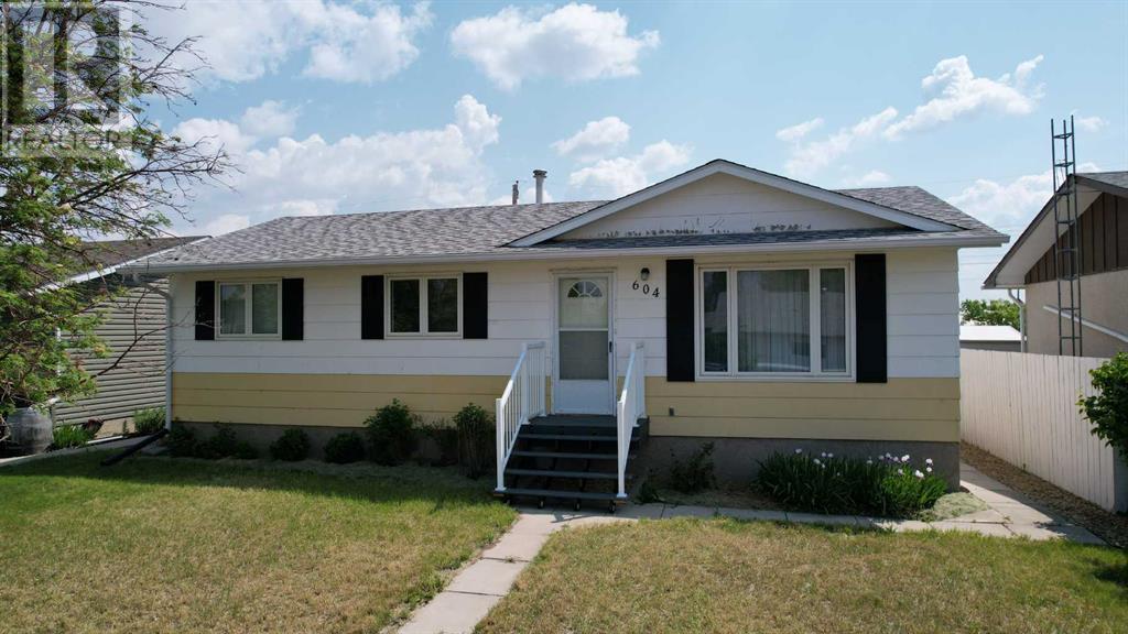 604 3 Street E, Hanna, Alberta  T0J 1P0 - Photo 42 - A2228966