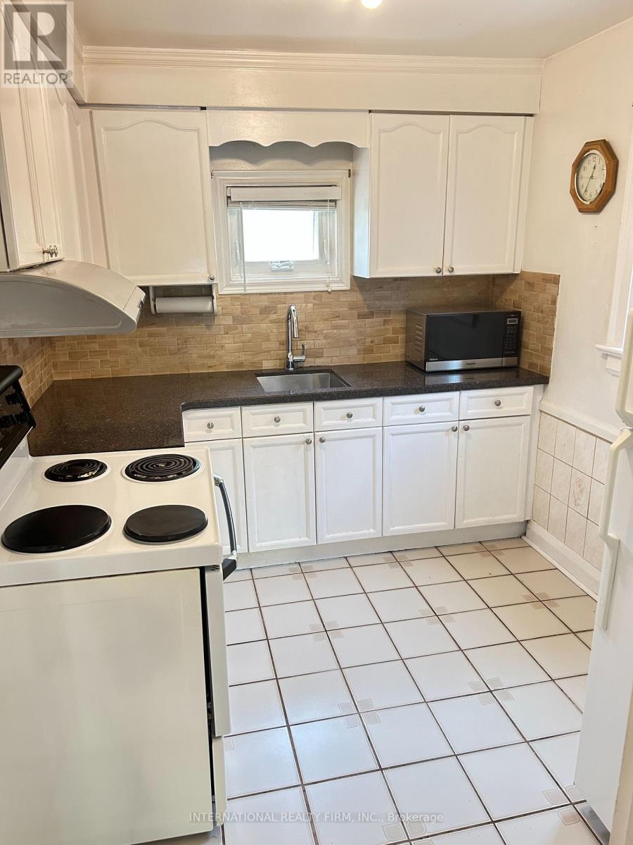 419 Mortimer Avenue, Toronto, Ontario  M4J 2E8 - Photo 16 - E12162055
