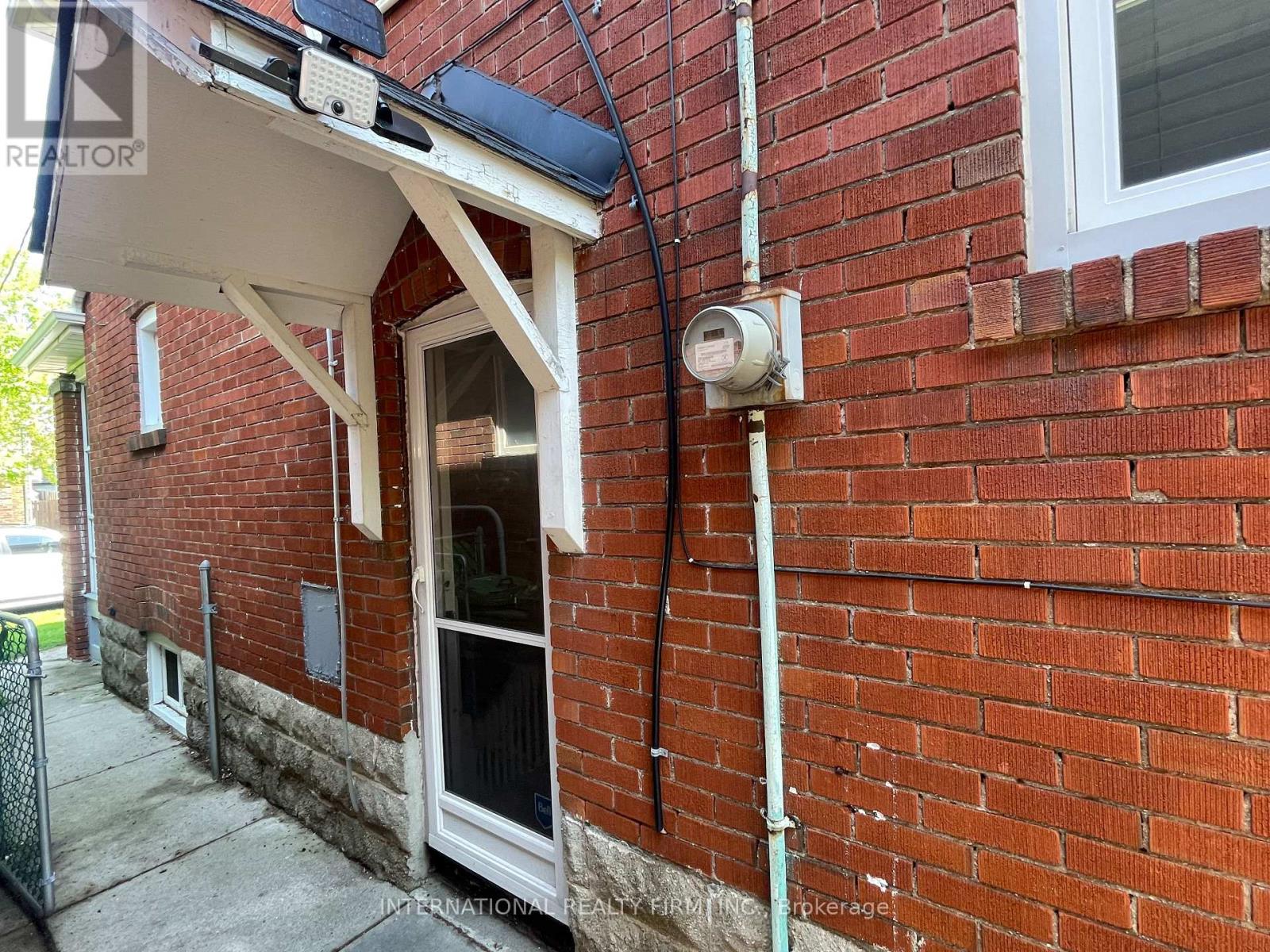 419 Mortimer Avenue, Toronto, Ontario  M4J 2E8 - Photo 4 - E12162055