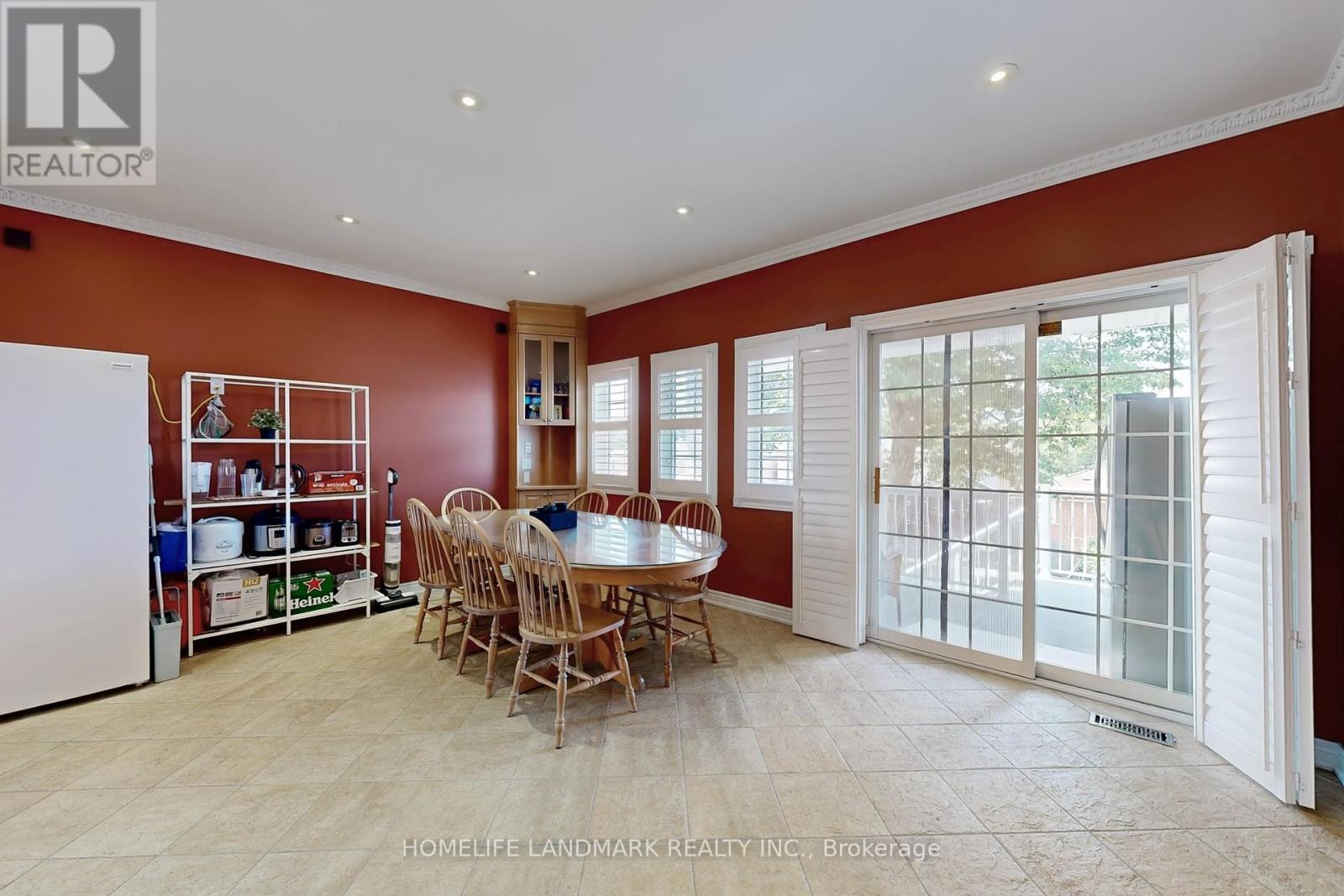 72 Branstone Road, Toronto, Ontario  M6E 4E4 - Photo 15 - W12321594