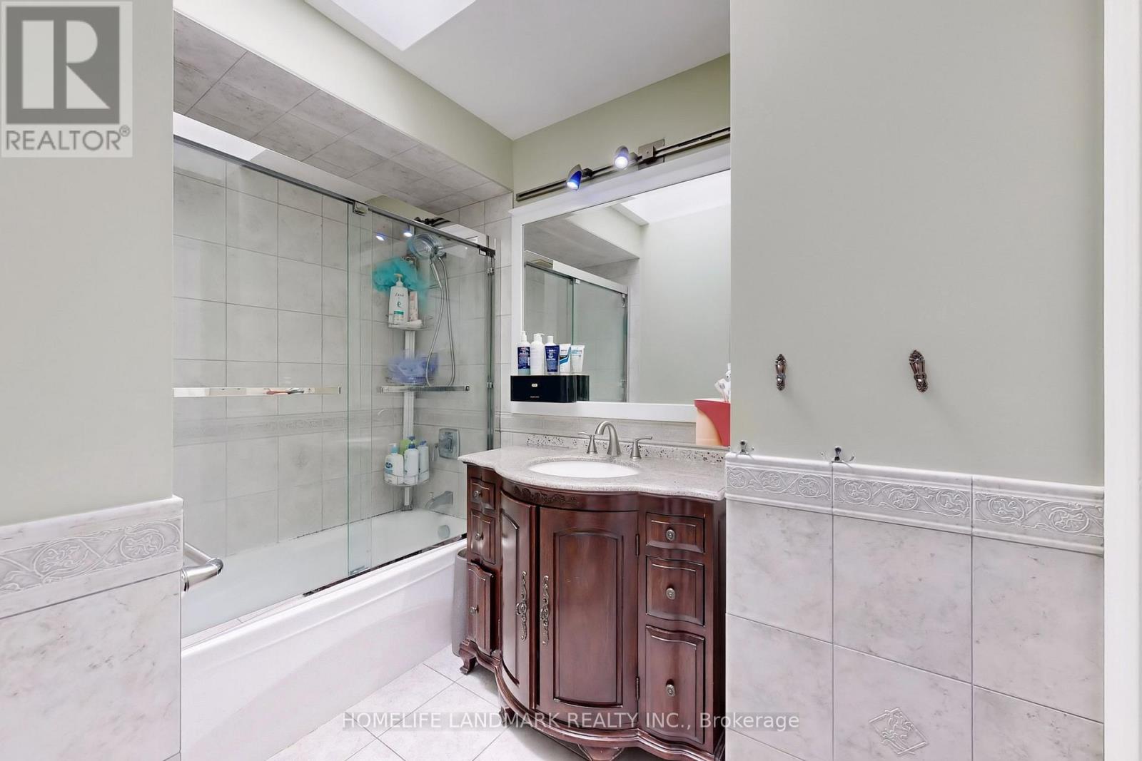 72 Branstone Road, Toronto, Ontario  M6E 4E4 - Photo 34 - W12321594