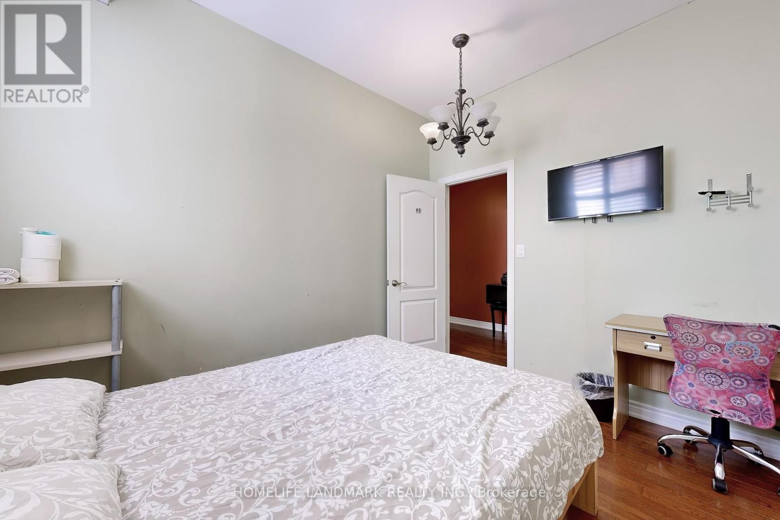 72 Branstone Road, Toronto, Ontario  M6E 4E4 - Photo 44 - W12321594