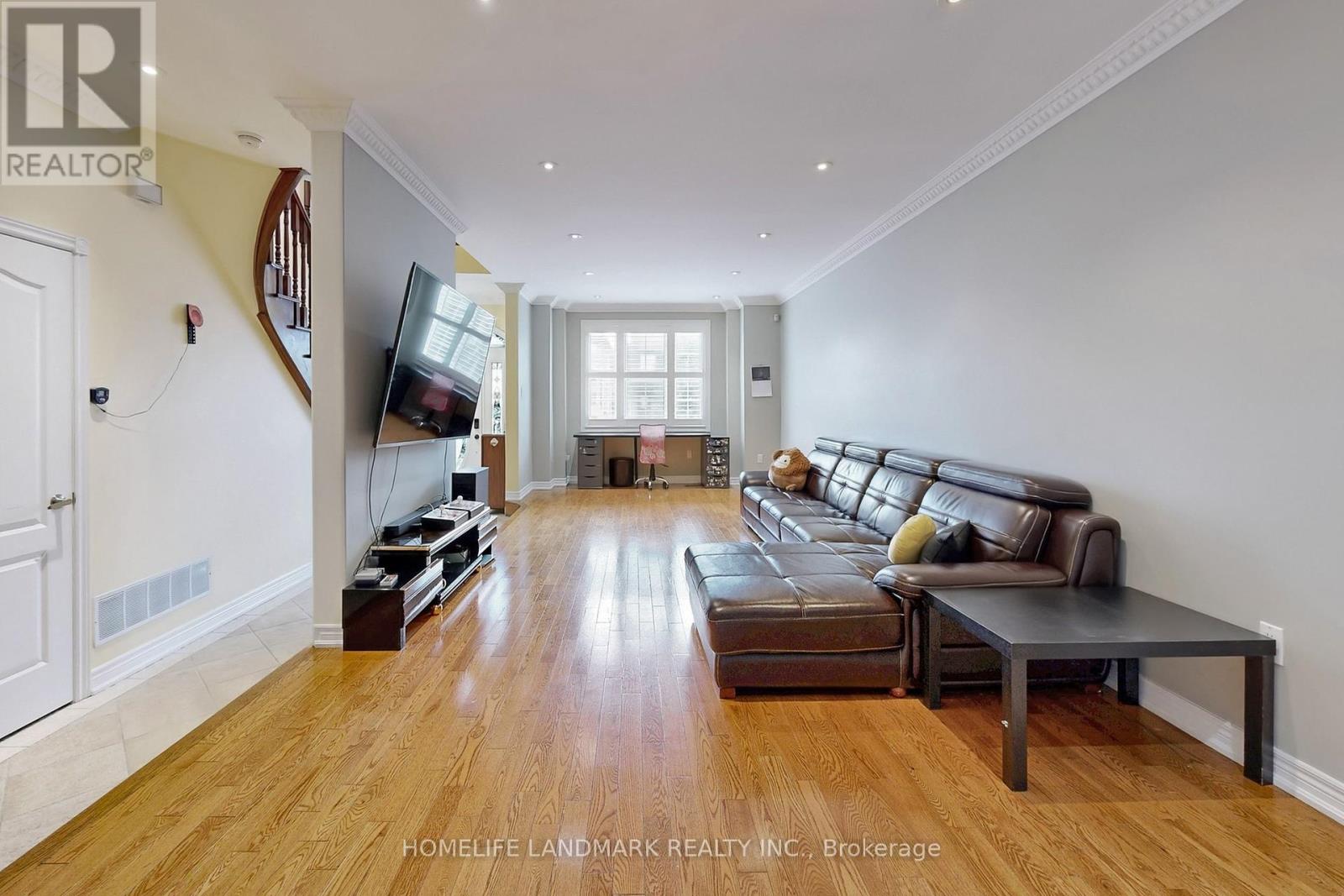72 Branstone Road, Toronto, Ontario  M6E 4E4 - Photo 6 - W12321594