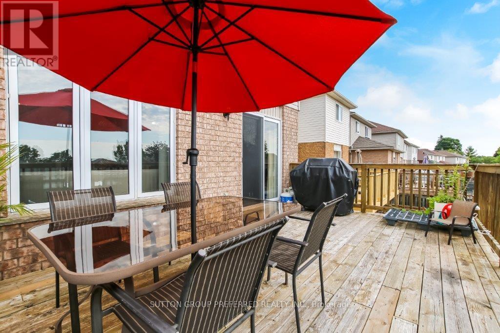 187 Hollyridge Crescent, Kitchener, Ontario  N2N 3N4 - Photo 10 - X12321602