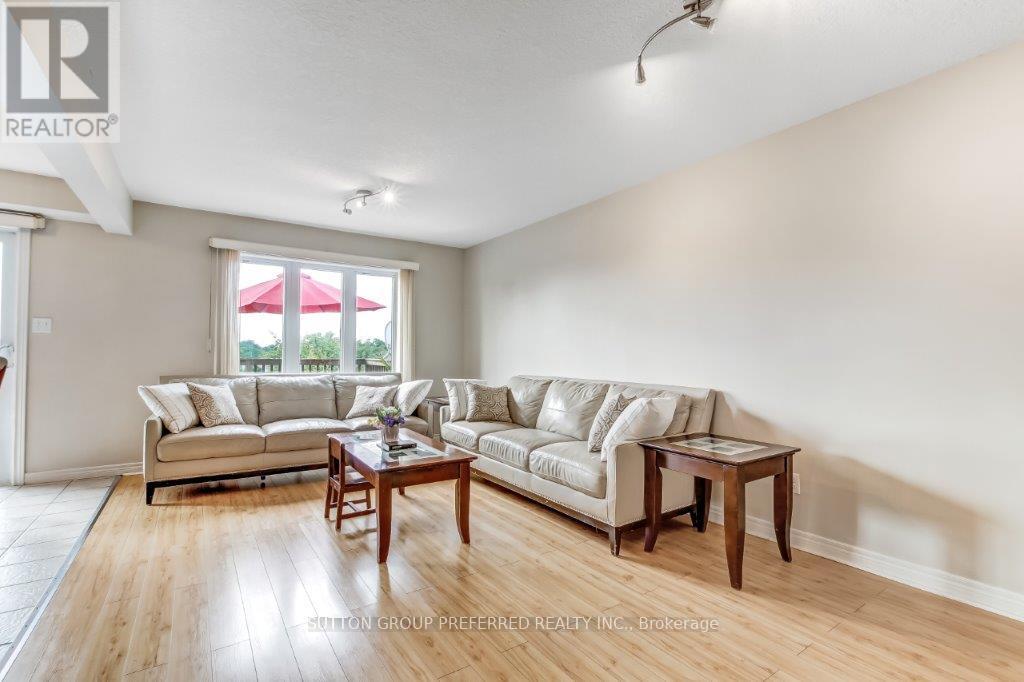 187 Hollyridge Crescent, Kitchener, Ontario  N2N 3N4 - Photo 9 - X12321602