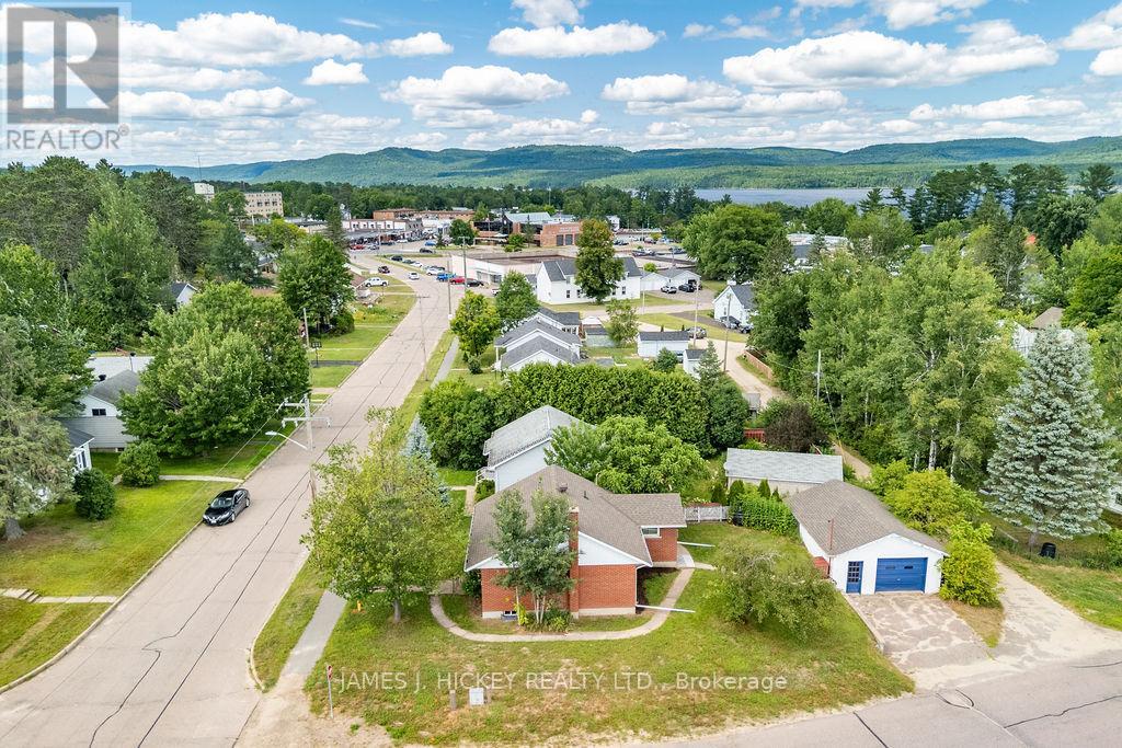 31 Glendale Avenue, Deep River, Ontario  K0J 1P0 - Photo 32 - X12321622