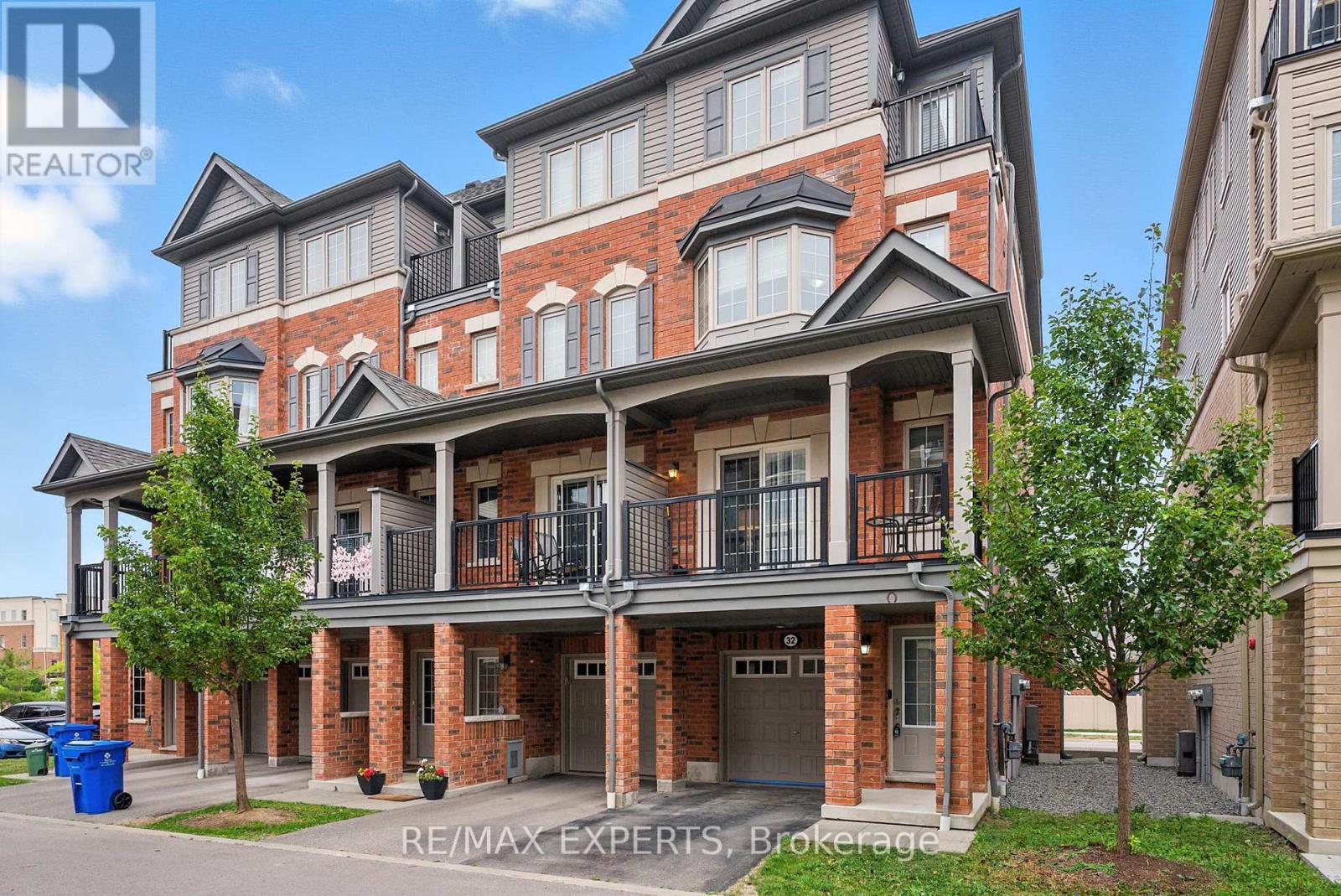 Property at 32 AQUATIC BALLET PATH image 1