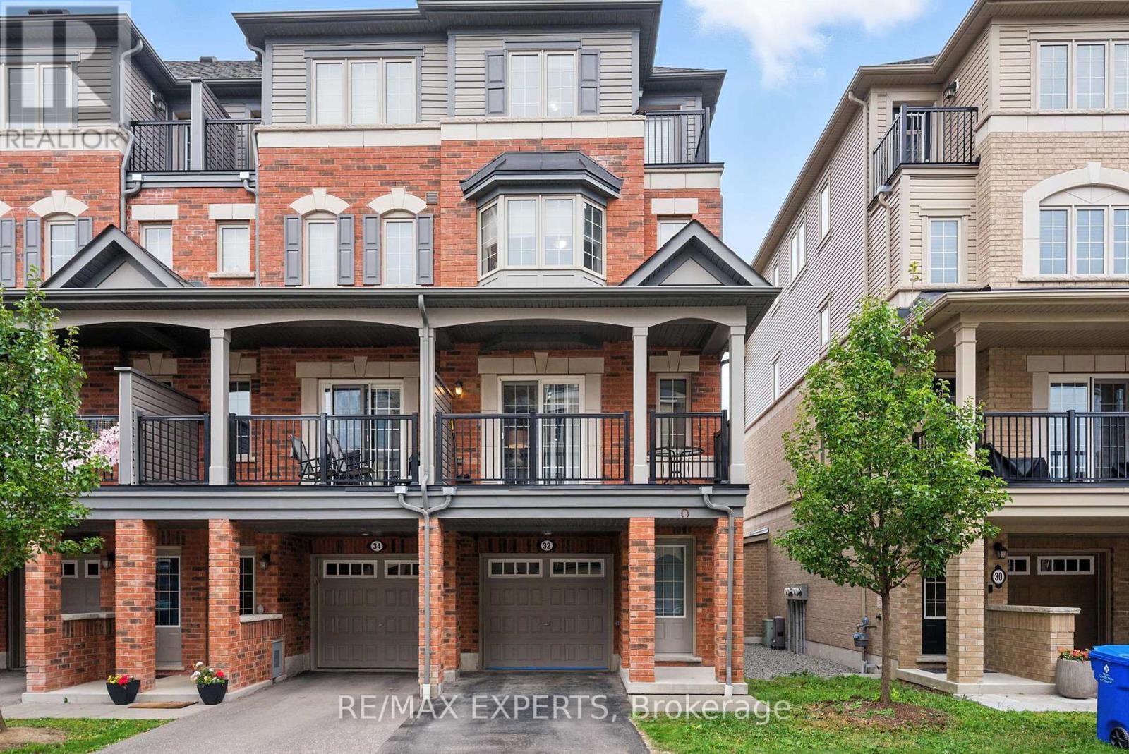 Property at 32 AQUATIC BALLET PATH image 2