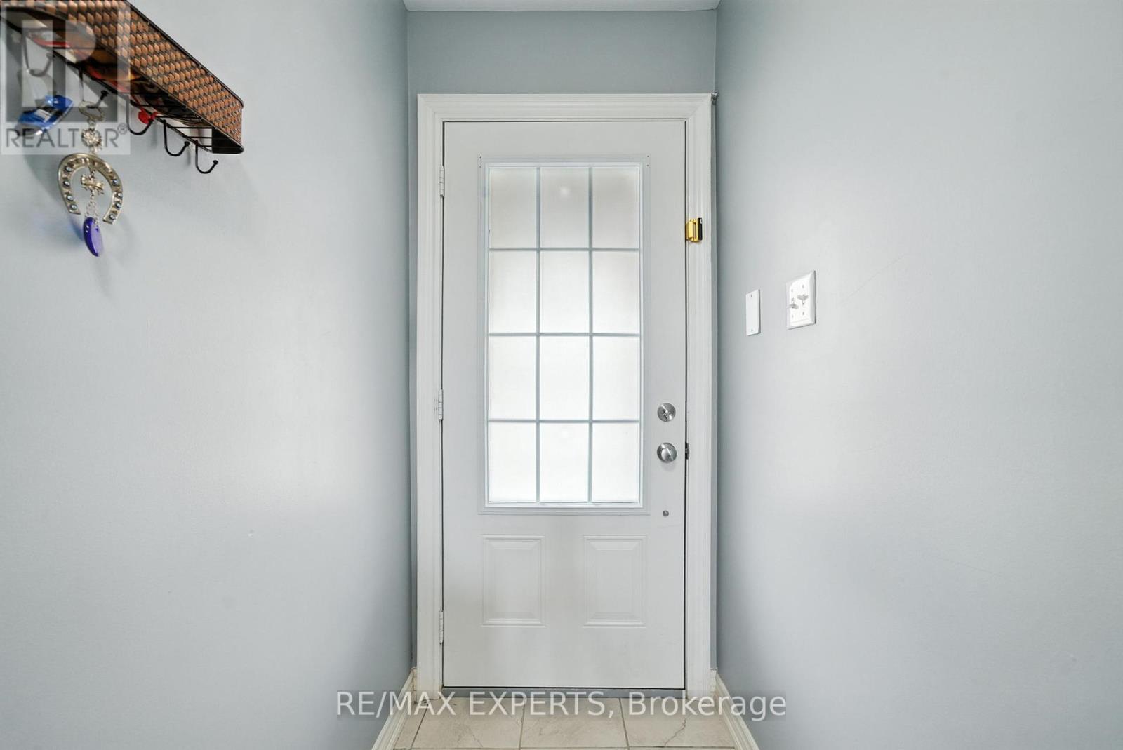Property at 32 AQUATIC BALLET PATH image 5