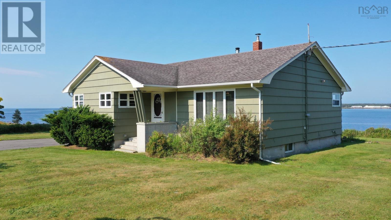 639 Highway 3 Highway, Lower East Pubnico, Nova Scotia  B0W 2A0 - Photo 2 - 202519237