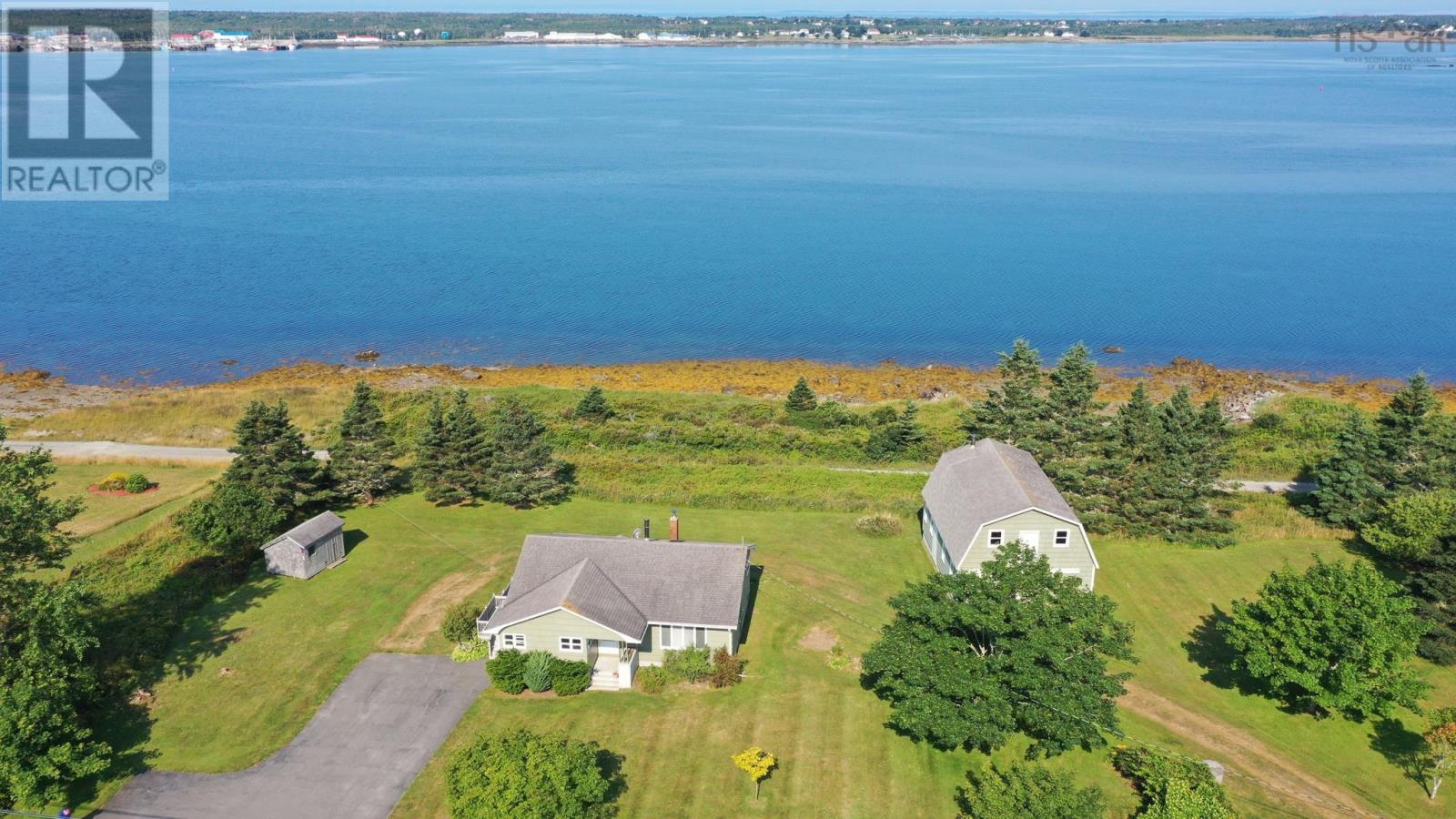 639 Highway 3 Highway, Lower East Pubnico, Nova Scotia  B0W 2A0 - Photo 3 - 202519237